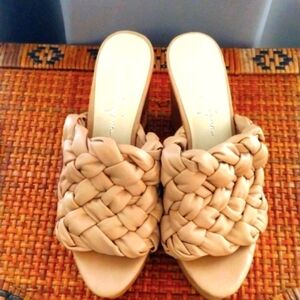 Jessica Simpson platform shoes, size 8